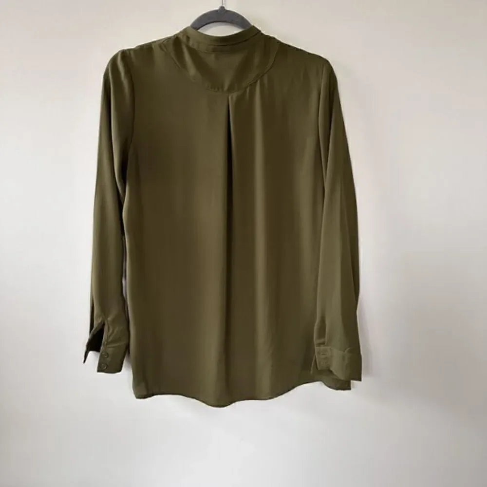 Premise Studio Women Long Sleeve Olive Button Down Blouse S‎